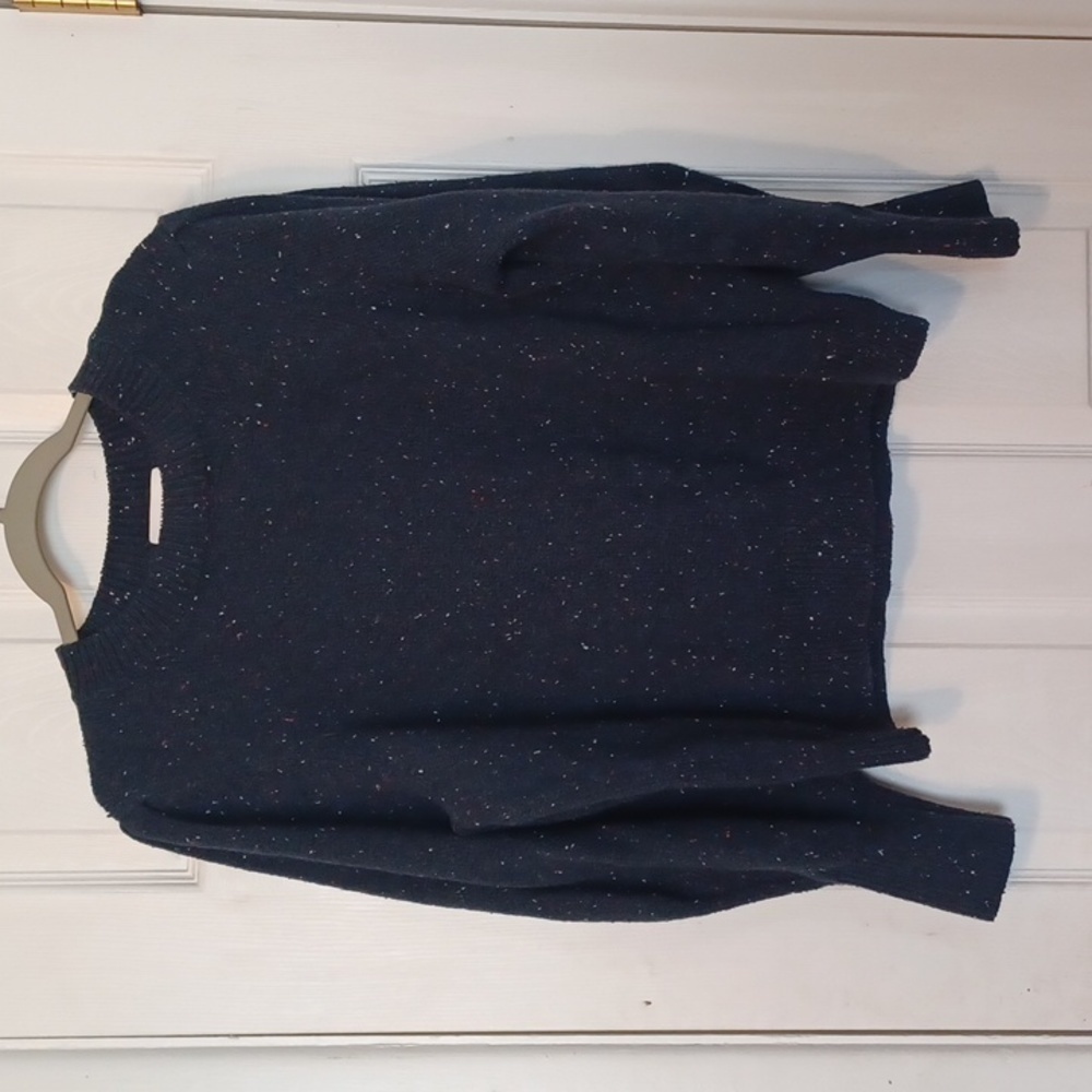 Free Assembly sweater, size XXXL.